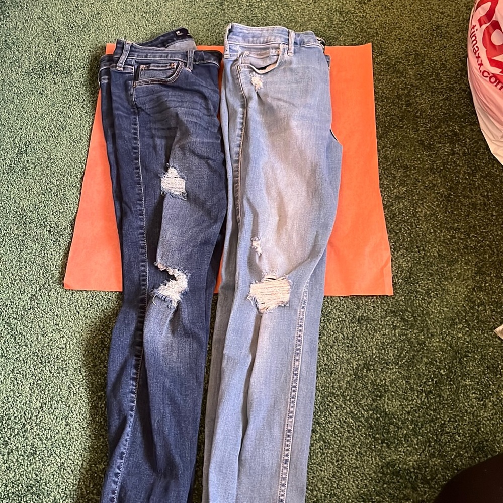 2 pair HOLLISTER MID RISE CROP SUPER SKINNY JEANS , light & dark , 9R
